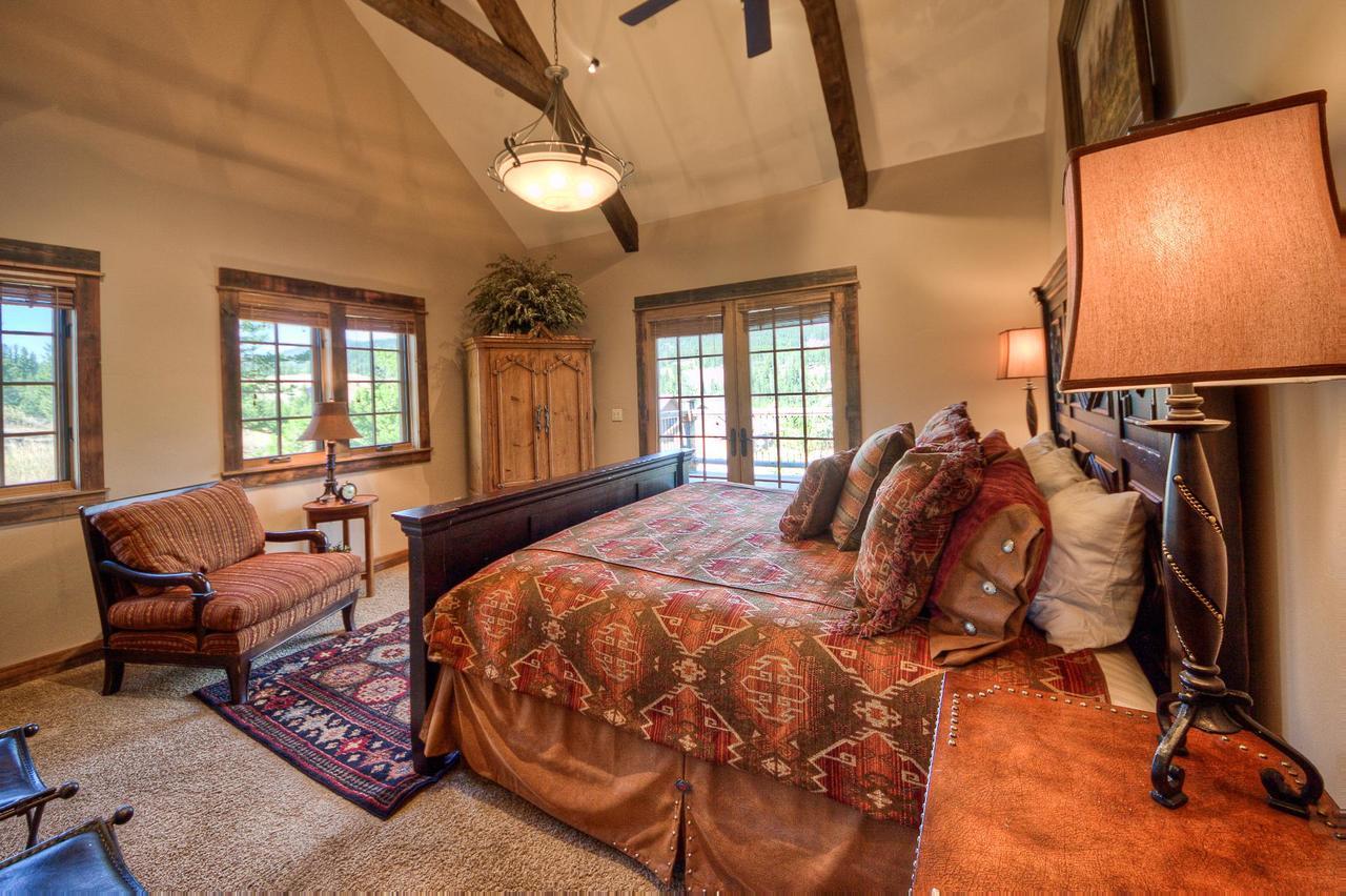 Antler Ridge Lodge Big Sky Exterior photo