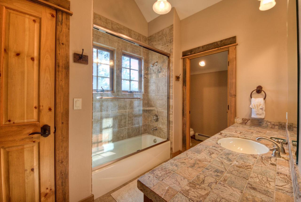 Antler Ridge Lodge Big Sky Exterior photo