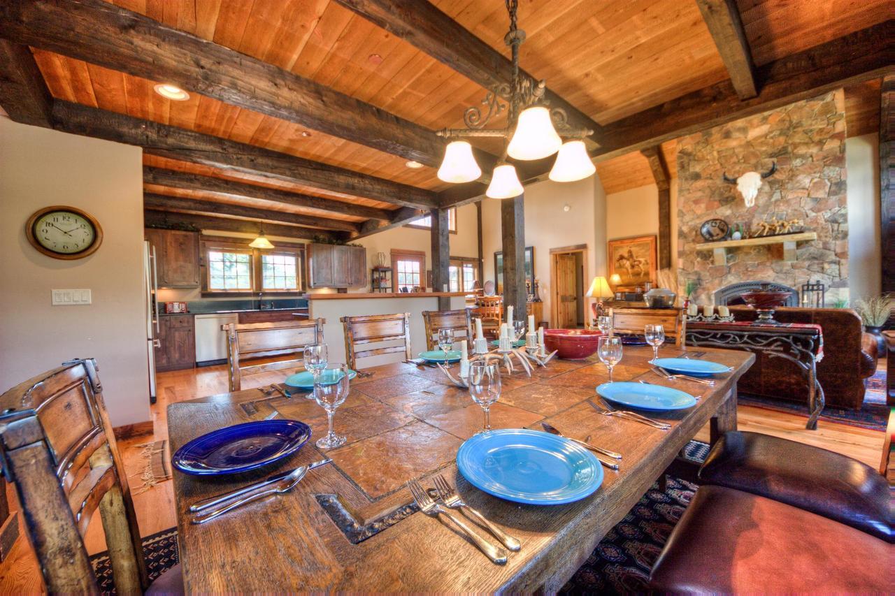 Antler Ridge Lodge Big Sky Exterior photo